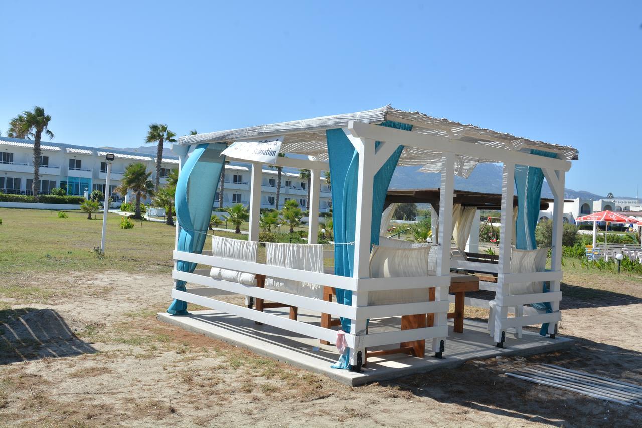 Costa Angela Seaside Resort Bagian luar foto