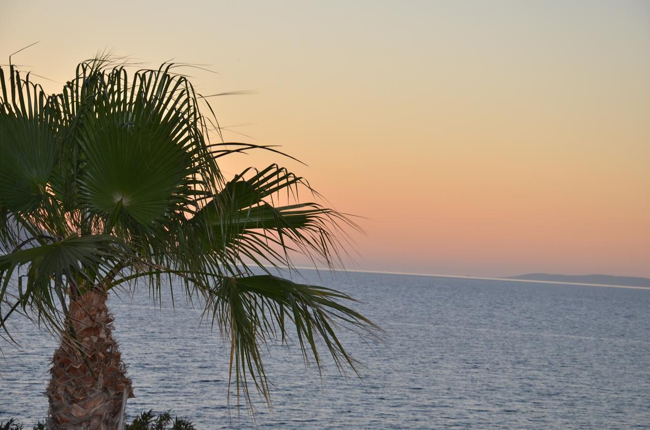 Costa Angela Seaside Resort Bagian luar foto